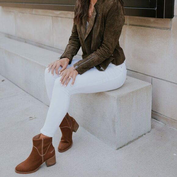 UGG Annie Chestnut Brown Tan Leather Heeled Ankle Booties Boots Women’s 8 - Picture 1 of 13